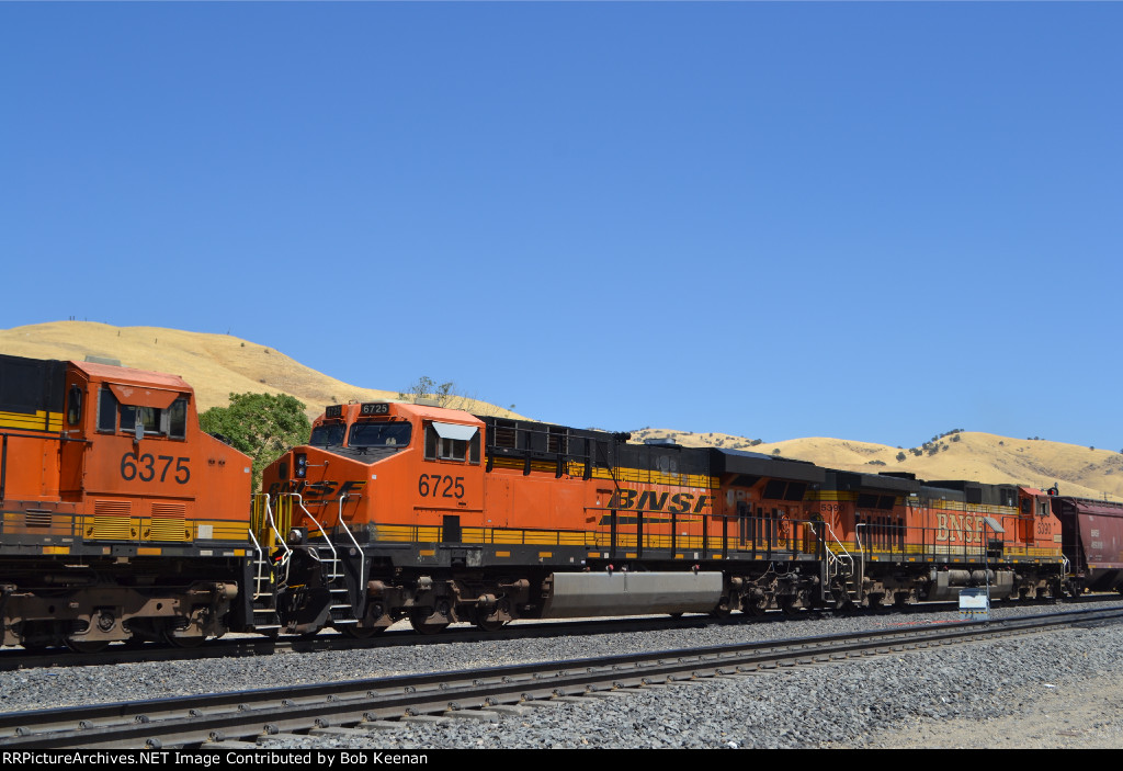 BNSF 6725